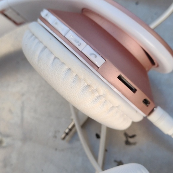 WarWoder Rose Gold Wired Headphones NWOT - Picture 2 of 2